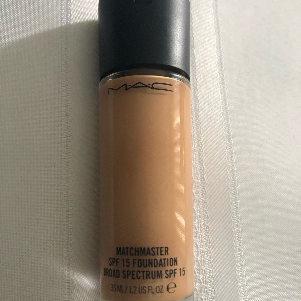 Mac Matchmaster SPF 15 Broad Spectrum Foundation